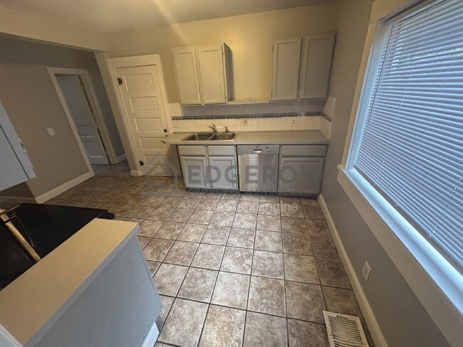 Foto del edificio - 1520 Quarry Ave NW