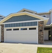 Building Photo - 220 Nw Waverly Dr