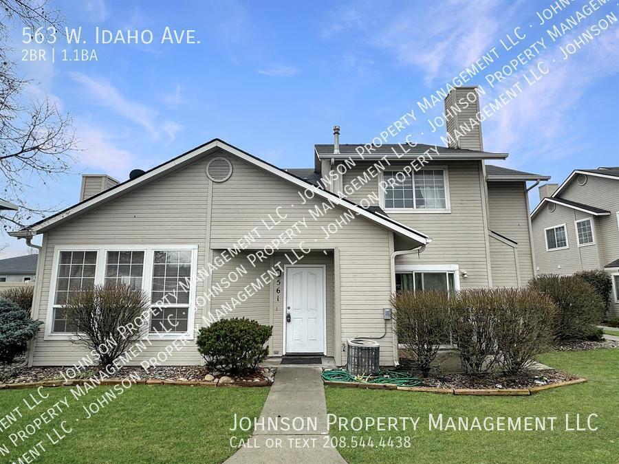 Primary Photo - Many amenities on this West Meridian Townh...