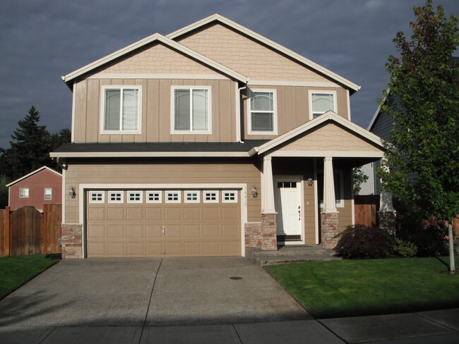 Building Photo - 4 Bedroom Stunner In Salmon Creek's Desira...