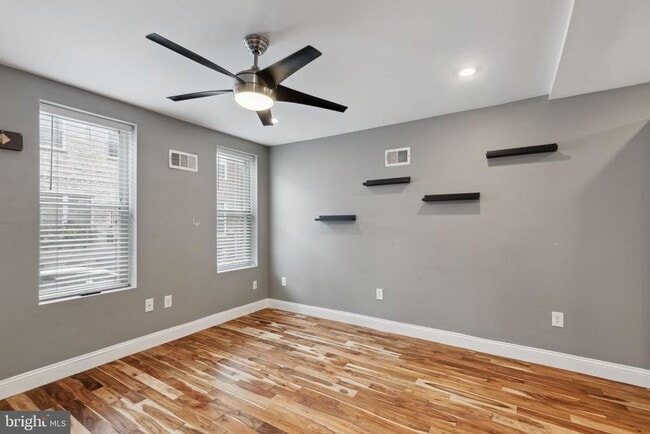 Building Photo - 1316 S Opal St