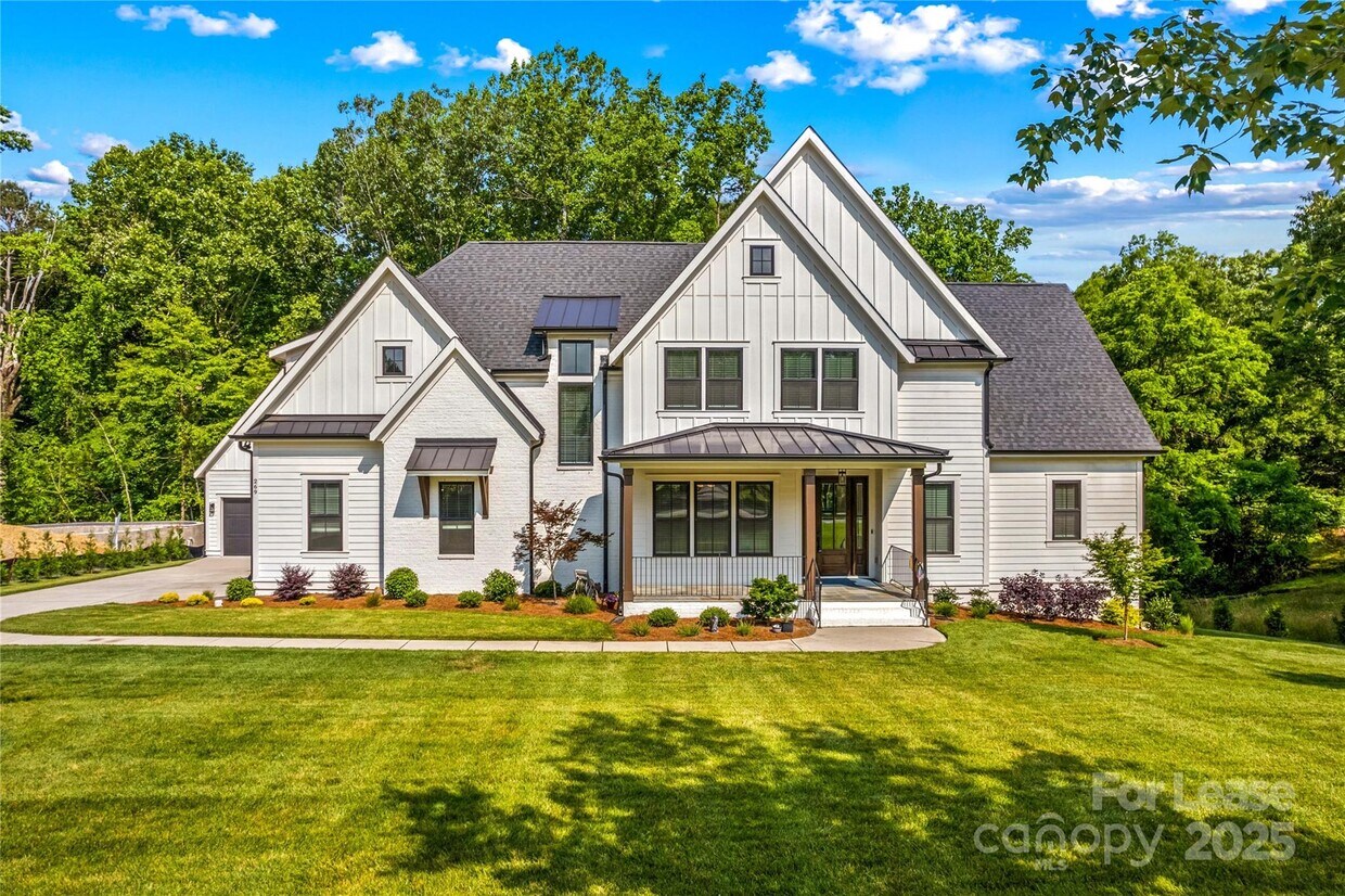 Foto principal - 269 Conroy Ave