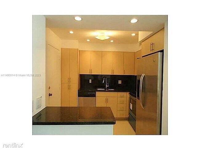 Foto del edificio - 2 br, 2 bath Condo - 1950 S Ocean Dr Apt 3J