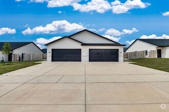Building Photo - 1736 E Cloverbrook Ct