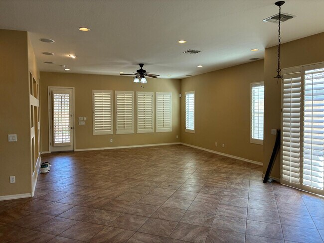 Building Photo - 20973 W Cora Vista