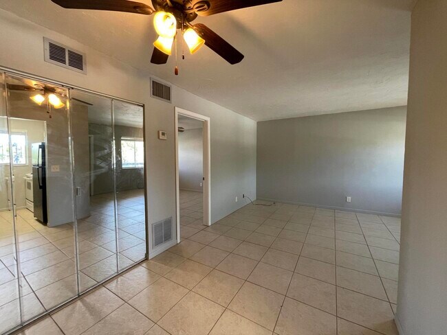 Foto del edificio - 306 E Ocean Ave