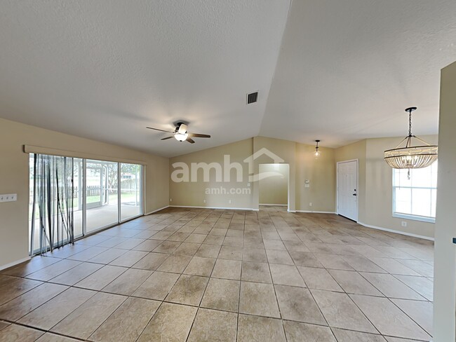 Foto del edificio - 11813 Colyar Ln