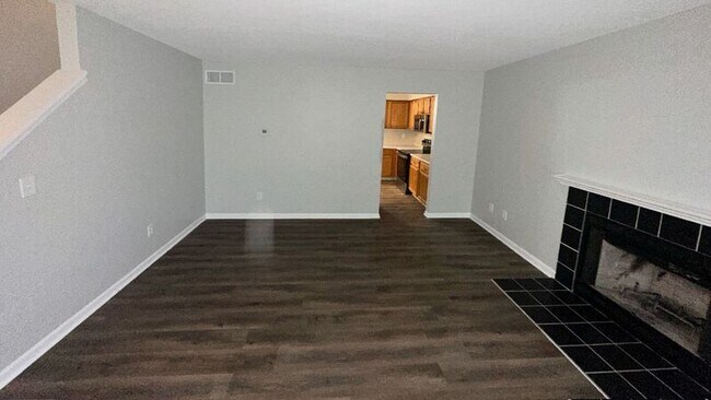 Foto del edificio - 5016 Brice Meadow Dr