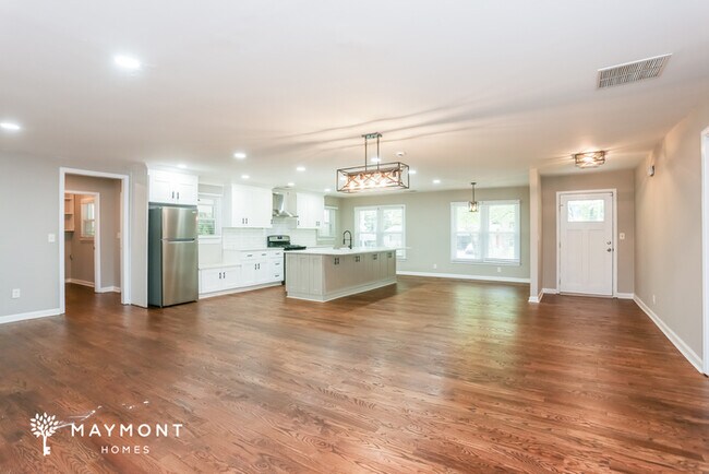 Building Photo - 1730 Timothy Dr SW
