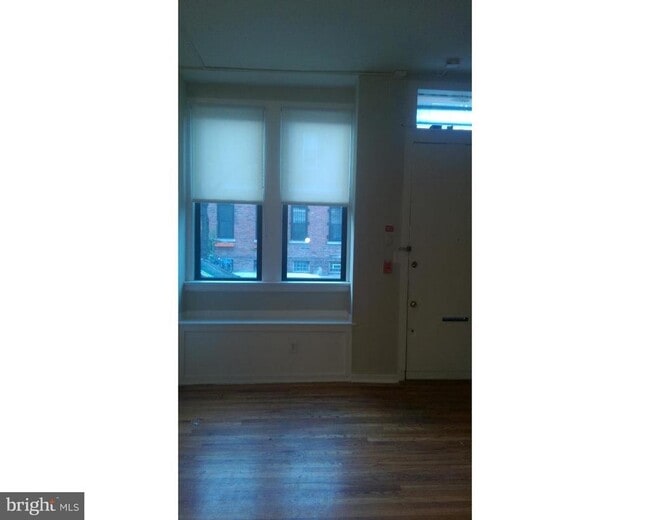 Building Photo - 411 S 11th St