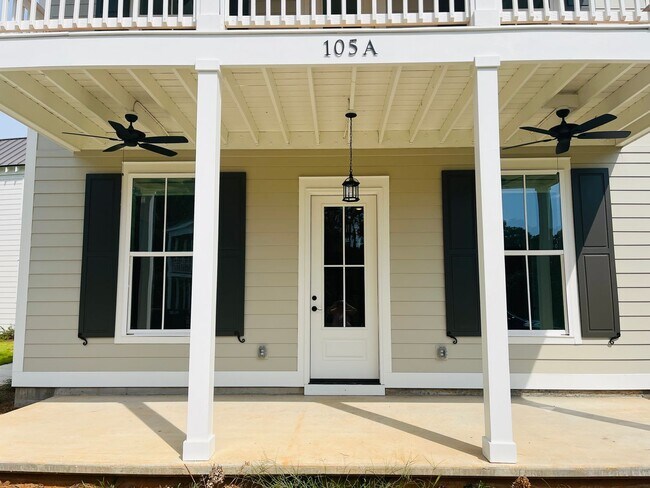 Building Photo - 105 Gardenia Ln
