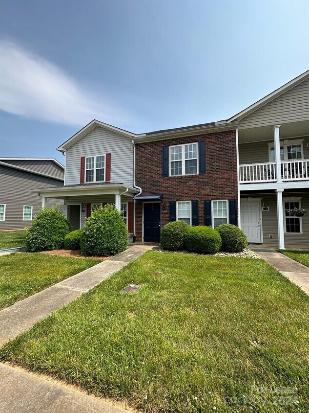 Primary Photo - 1619 Oak Leaf Dr NW