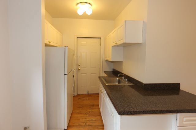 Building Photo - 3723 N Pine Grv