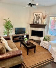 Building Photo - 435 N Rivershire Dr