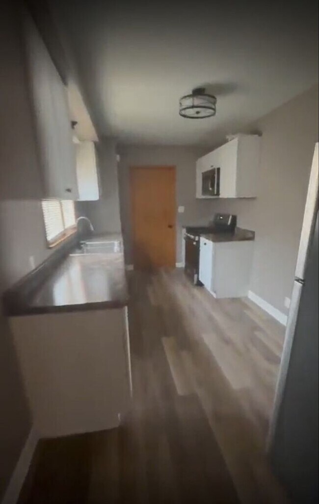 Foto del edificio - 8902 W Silver Spring Dr