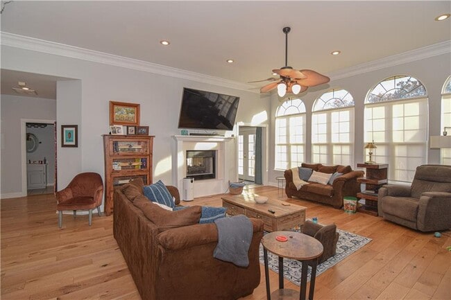 Building Photo - 2716 W Centennial Dr