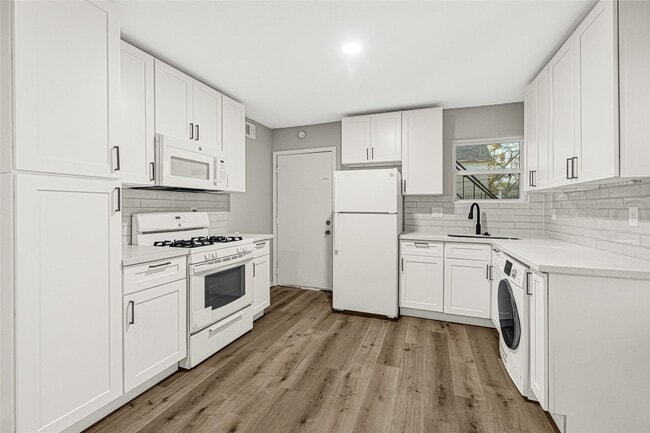 Building Photo - 5014 Jefferson St