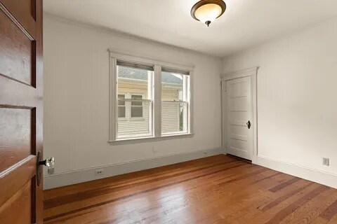 Foto del edificio - 77 Pearson Rd