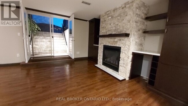 Building Photo - 118 Sandringham Dr