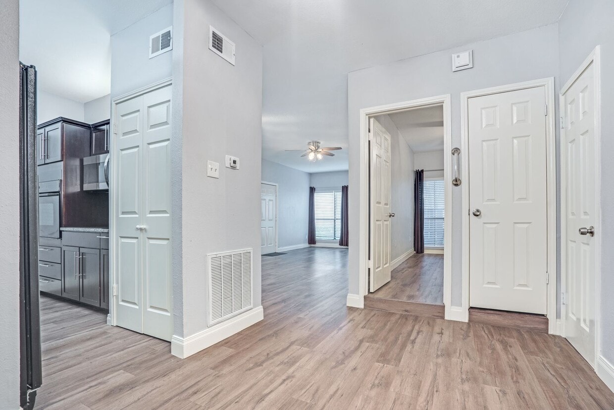 Charming One Bedroom Condo in Richardson! - Charming One Bedroom Condo in Richardson!