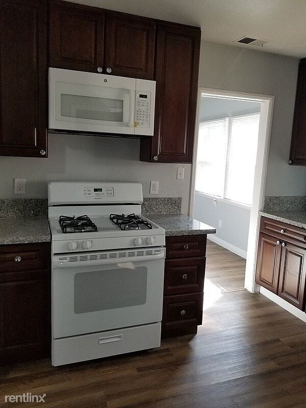 Foto del edificio - 3 br, 2 bath House - 1325 North Azusa Avenue