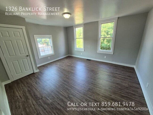 Photo - 1326 Banklick St House