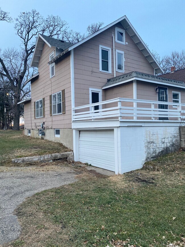 Foto del edificio - 207 Independence Ave S