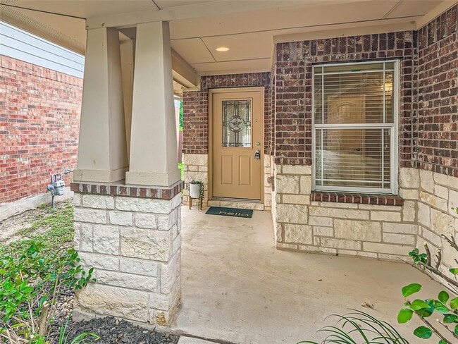 Building Photo - 11017 Short Springs Dr