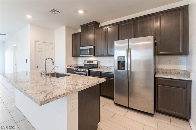 Foto del edificio - 5740 Saltrock Grove St