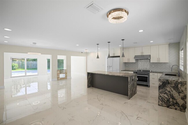 Foto del edificio - 2116 NE 18th Ave