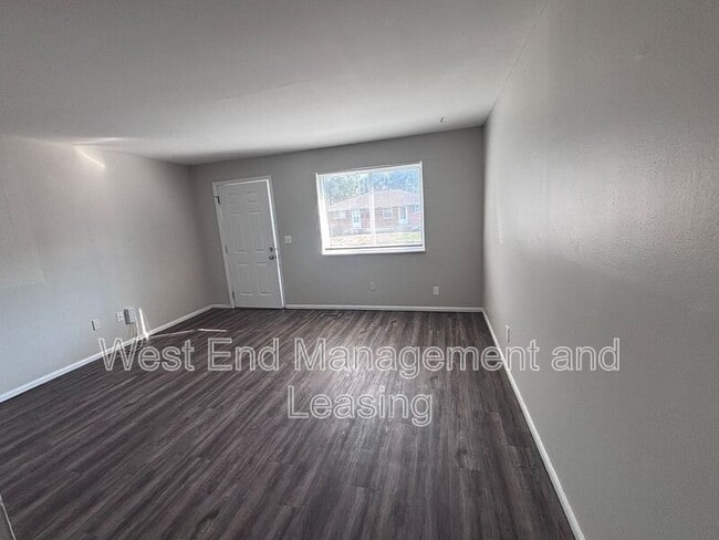 Building Photo - 9961 Lorraine Ave