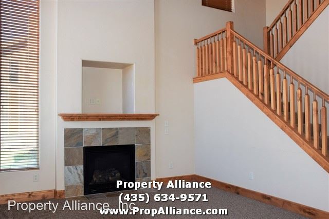 Building Photo - 1565 Redstone Ave