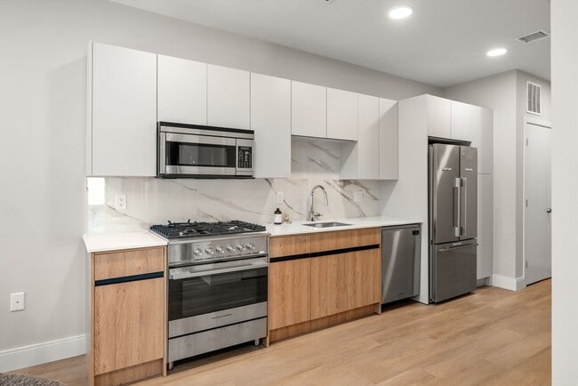 Building Photo - 249 Corey Rd