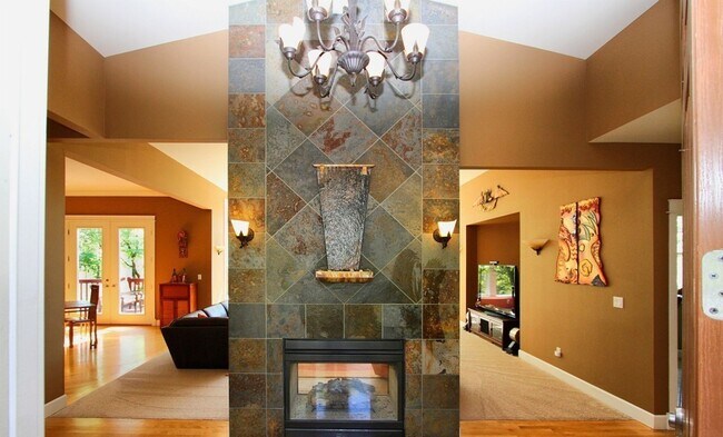 Foto del edificio - Live the Dream in Kirkland! Luxurious Home For Rent