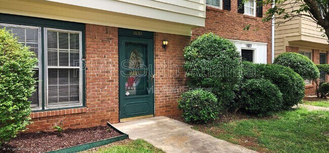 Building Photo - 1681 Winchester Way SE
