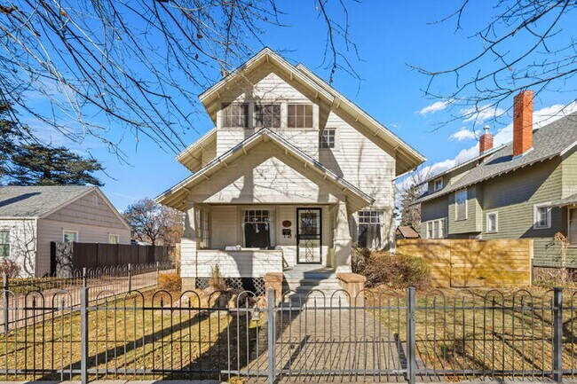 Foto del edificio - Rare Rental in Old North End with Private Yard & Garage