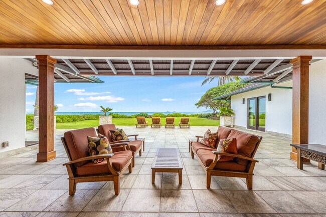 Building Photo - Castle Point Estate: Oceanfront w/ Pool, Spa, Gym & Lanais