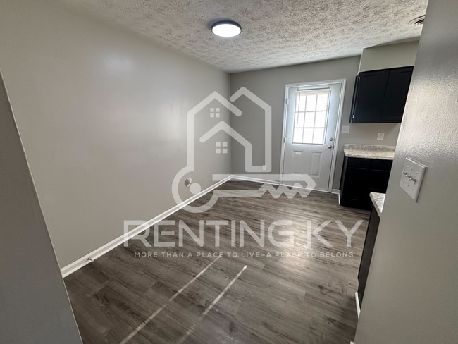 Building Photo - Updated 2-Bed, 1.5-Bath Townhome!