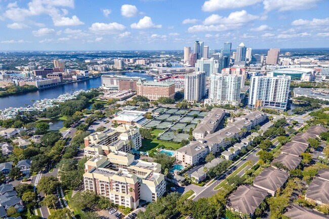 Foto del edificio - 1002 S Harbour Island Blvd