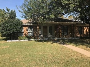 Building Photo - 801 Bass Dr