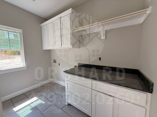 Building Photo - 25 Sorbie Dr