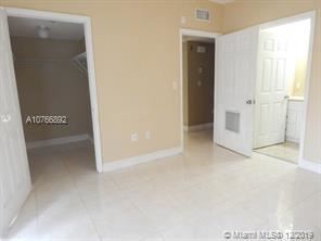 Building Photo - 3 br, 2 bath - 910 SW 129th Pl Apt 102
