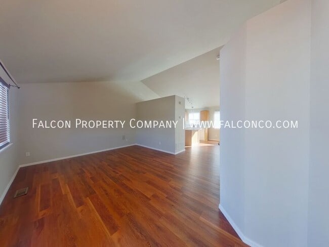 Foto del edificio - 6239 Hartman Dr