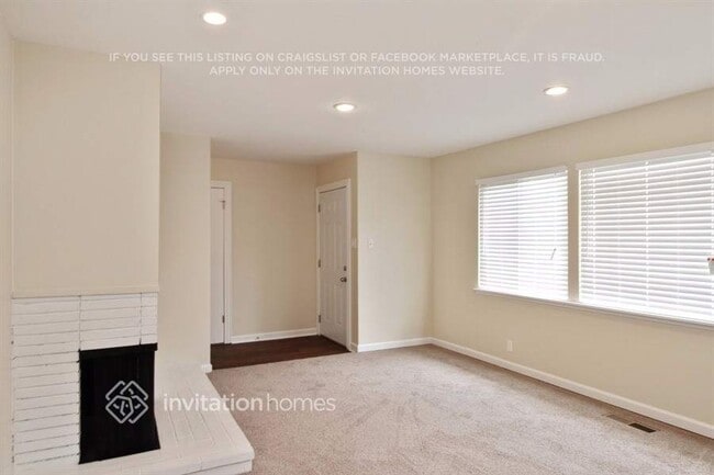 Building Photo - 3000 Phillips Ct