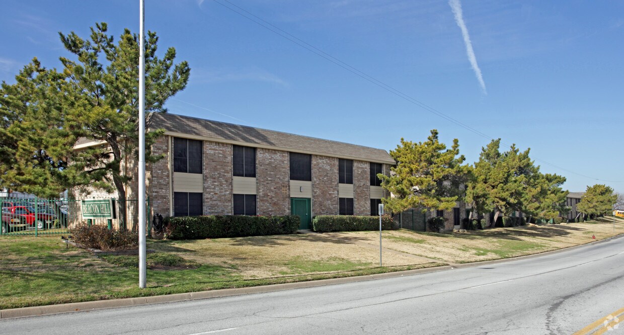 Bella Terra/Westlake Gardens Apartments 1823 S Las Vegas Trl Fort