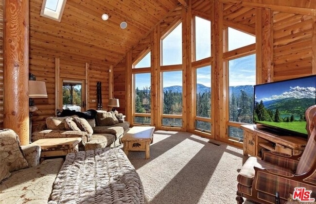 Foto del edificio - 1165 Green Mountain Dr