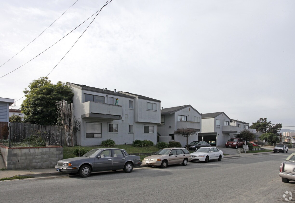 Building Photo - 1500-1540 Trinity St