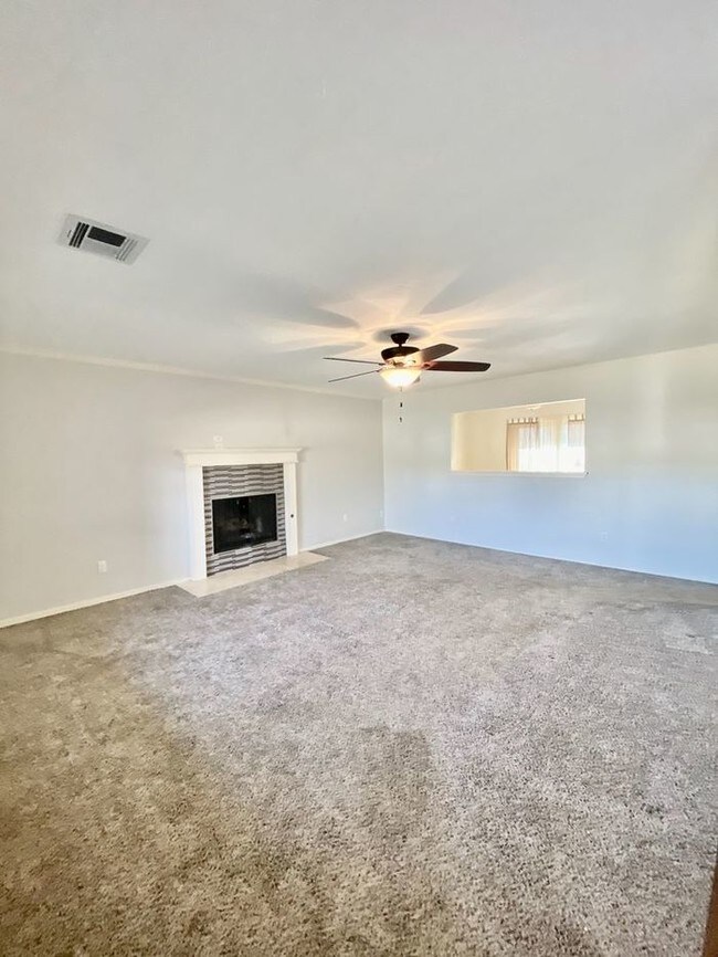 Building Photo - 1016 Juno Cir