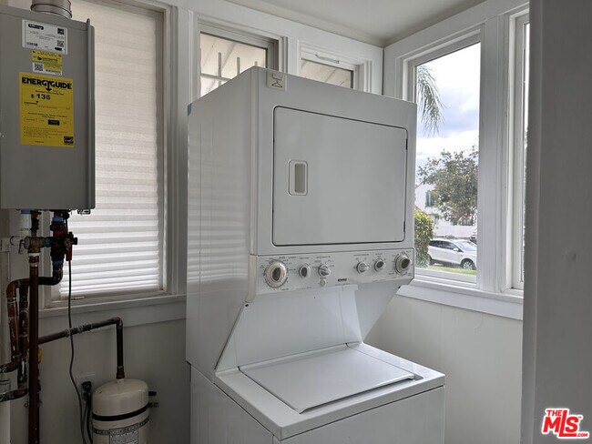 Foto del edificio - 1104 S Hudson Ave