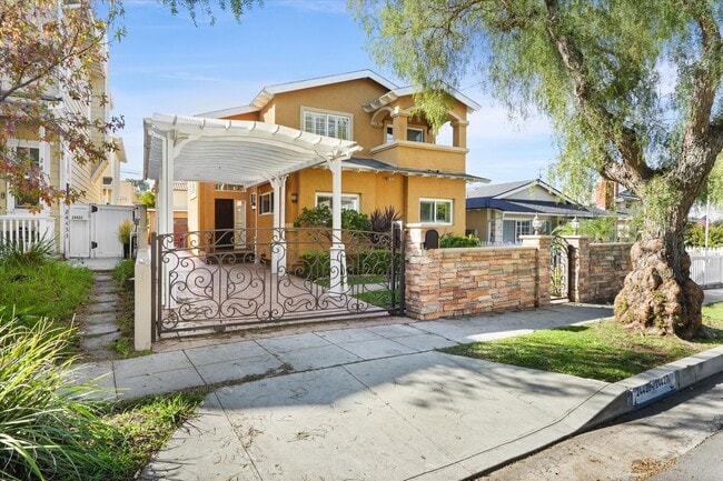 Building Photo - 24427 Ward St